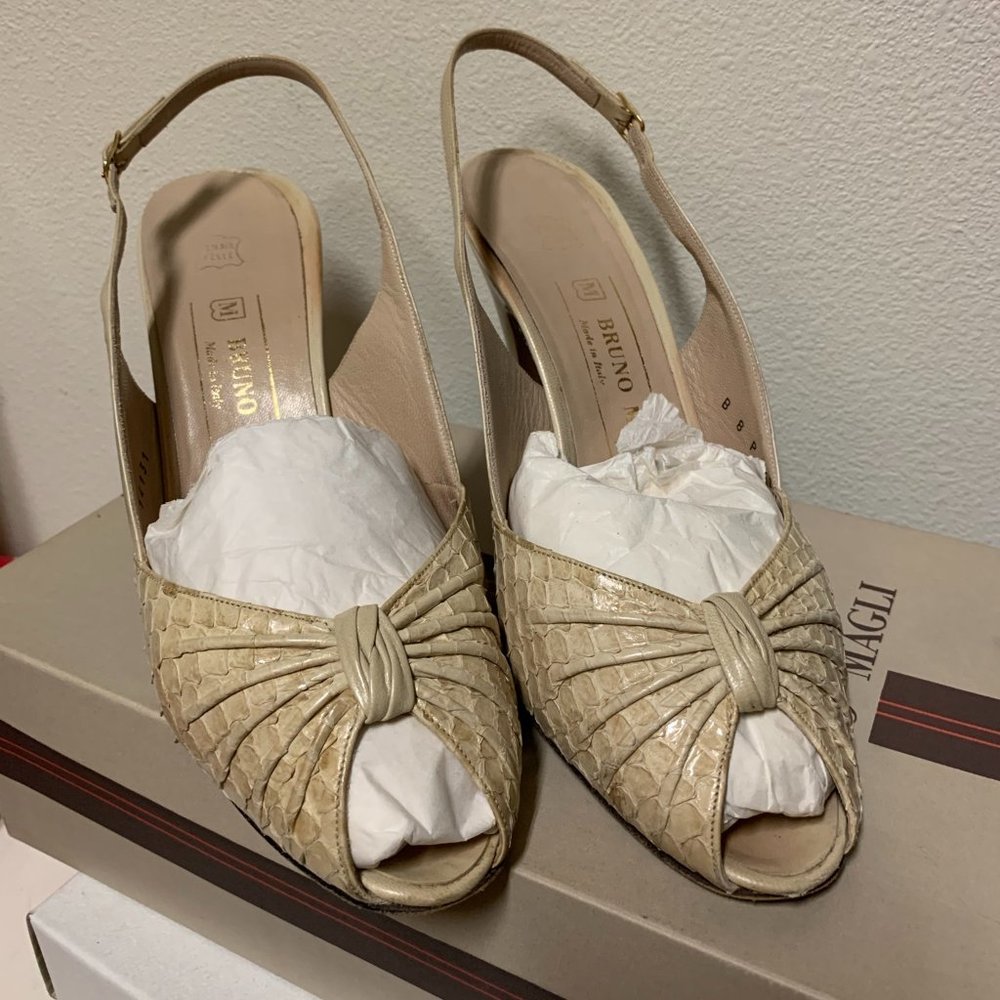 Gold/Tan Bruno Magli heels